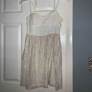 Women’s (Medium) cream and white dress
